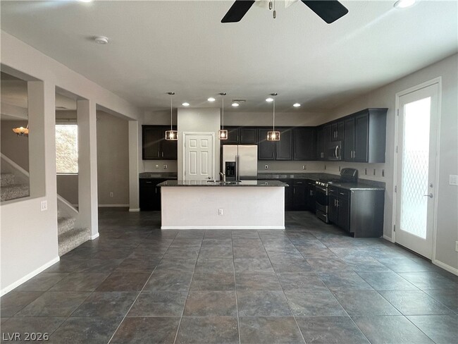 Building Photo - 5530 Spiceberry Dr