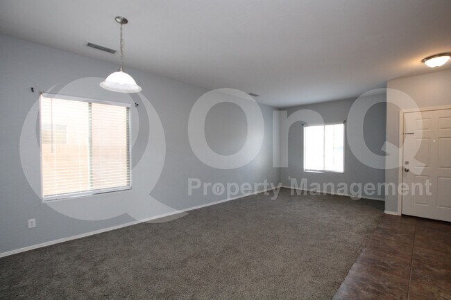 Building Photo - 359 E Brook St