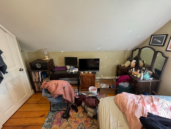 Building Photo - 735 Somerville Ave