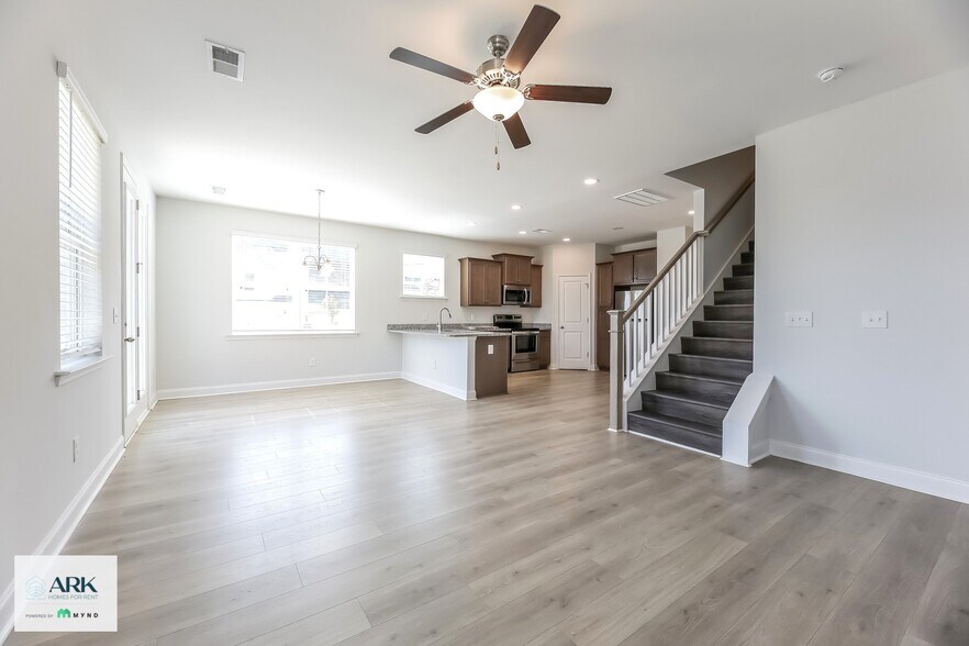Building Photo - 309 Woodgate Wy