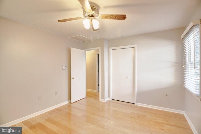 Building Photo - 430 Banksia Dr