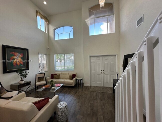 Building Photo - 7051 SW 162nd Ct