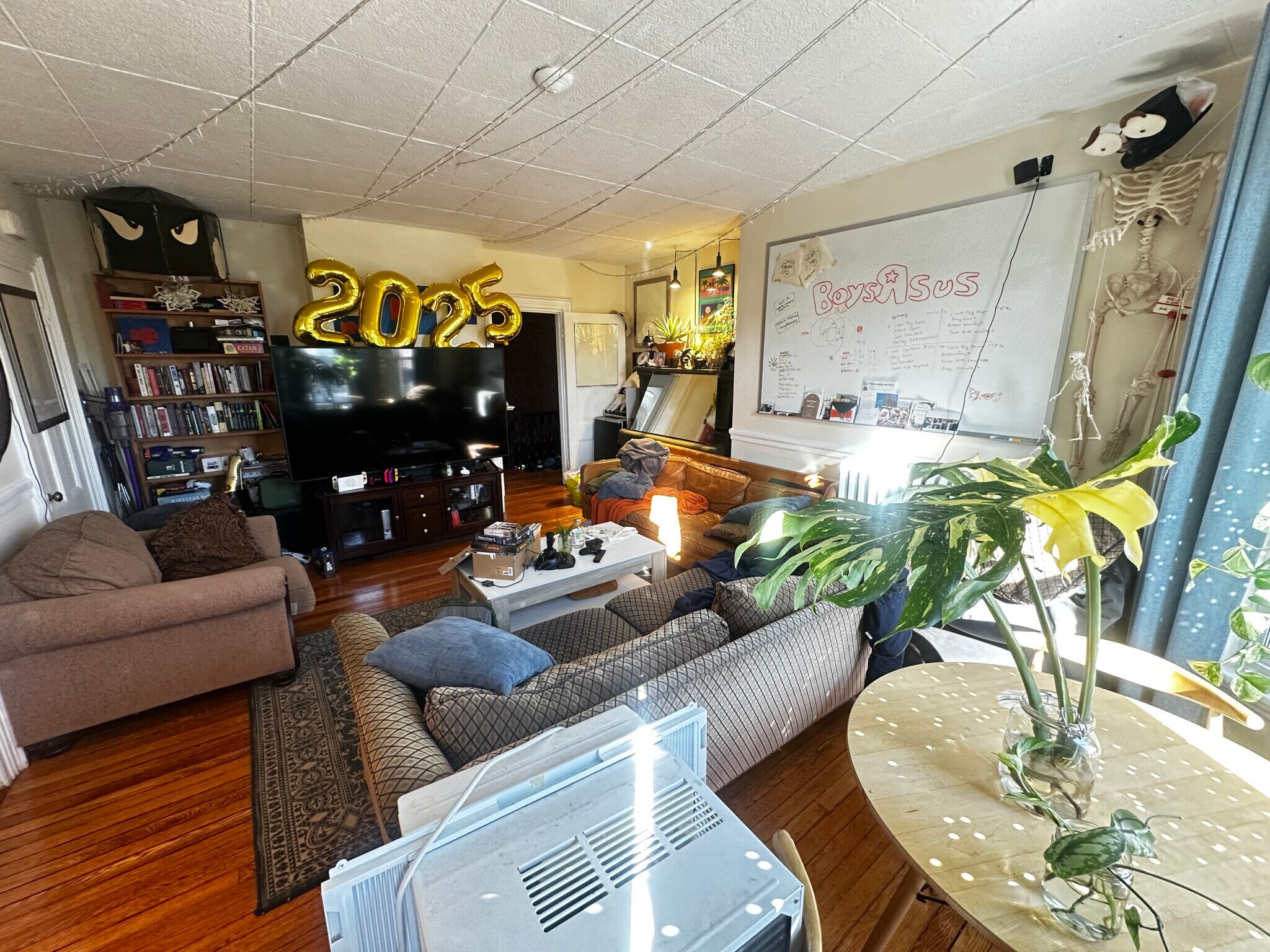 Building Photo - 5 Day St