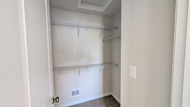 Building Photo - 1327 Cedar Vly Rd