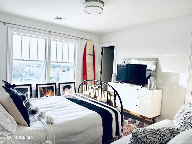 Building Photo - 57-61 Brighton Avenue Unit 303