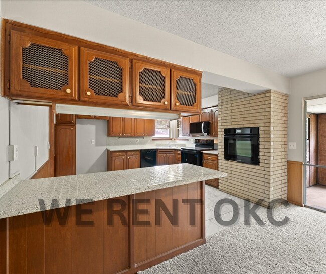 Building Photo - 3016 Shadybrook Dr