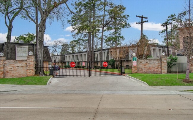 Building Photo - 12633 Memorial Dr