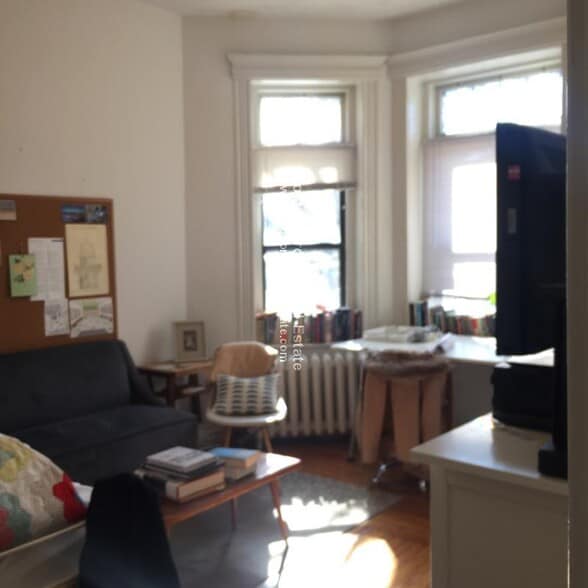 Building Photo - 64 Charlesgate E