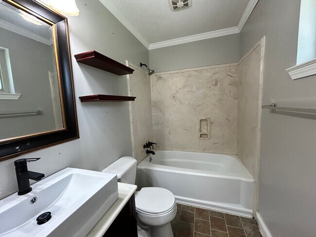 Building Photo - 116 Kuyrkendall Pl