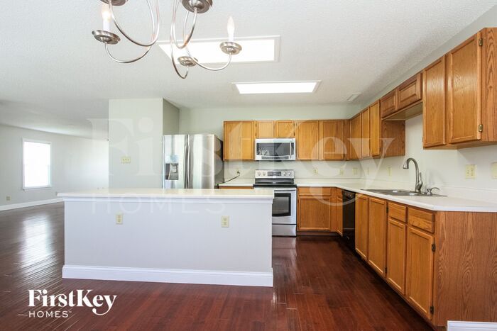 Building Photo - 6632 Sonesta Dr