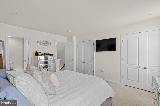 Building Photo - 1623 Fernwood Dr