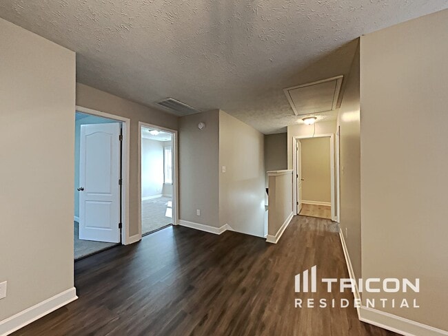 Building Photo - 1626 Beaconcrest Cir