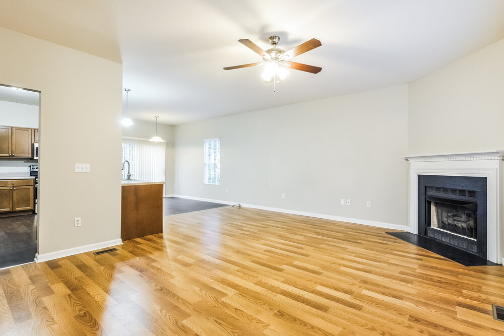Building Photo - 705 Marjam Ln