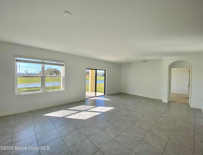 Building Photo - 1853 Farmhouse Rd SE