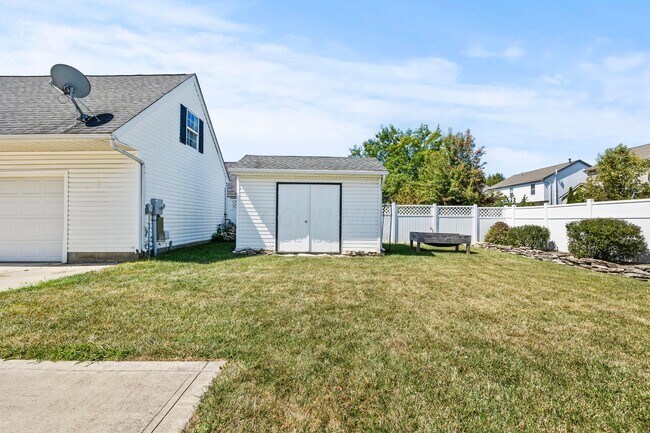 Building Photo - 4462 Alameda Dr
