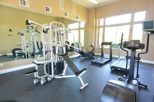 Building Photo - 1st Flr Condo 2 Bed W/Den - Gated Communit...