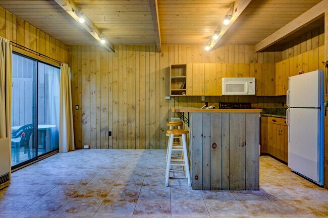 Building Photo - 73 Kearsarge Woods Ln