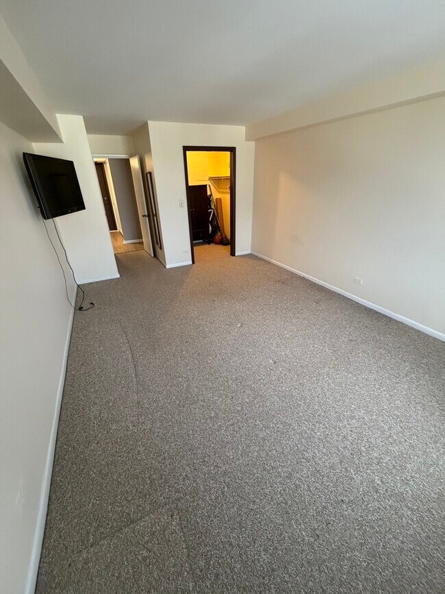 Building Photo - 110 S Dunton Ave