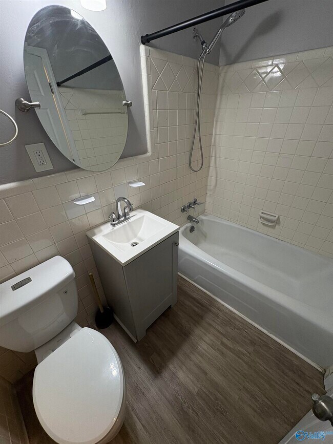 Building Photo - 3118 Adonna Dr NW