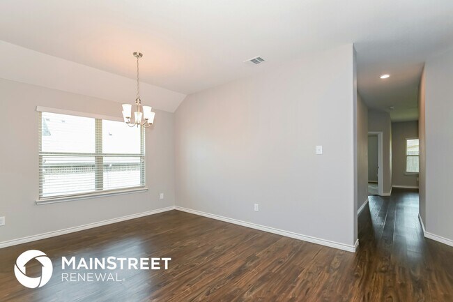 Building Photo - 571 Kara Dr