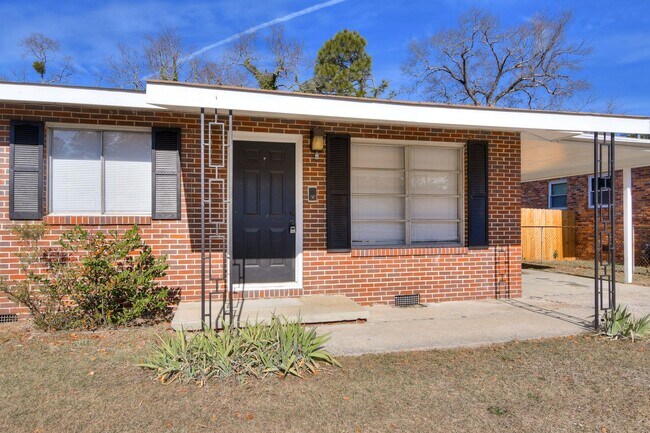 Building Photo - 4 Bedroom 1.5 Bathroom Home in Augusta
