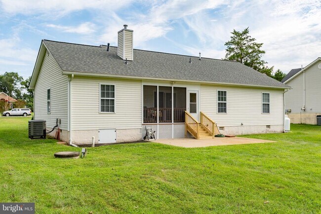 Building Photo - 205 Old Landing Ct
