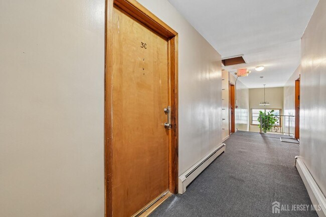 Building Photo - 14 Hazard Pl