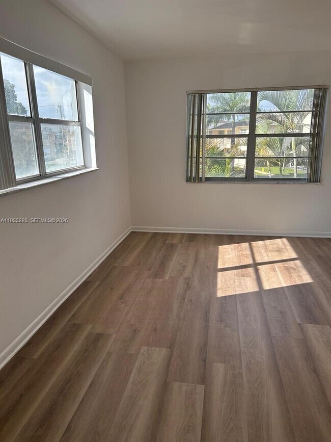 Building Photo - 3800 Van Buren St