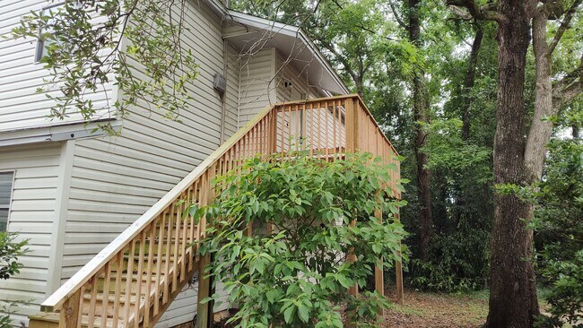 Building Photo - 2359 Claremont Ln