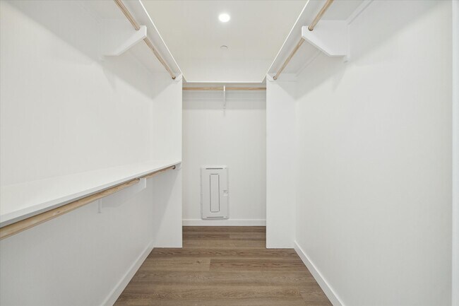 Building Photo - 1 Riva Row