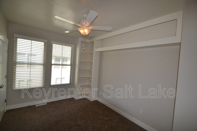 Building Photo - 11373 S Oakmond Rd
