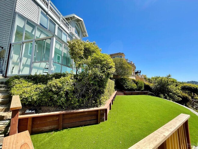 Building Photo - 67 Via Los Altos