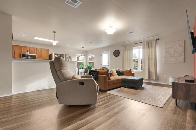 Building Photo - 18205 Topsail St