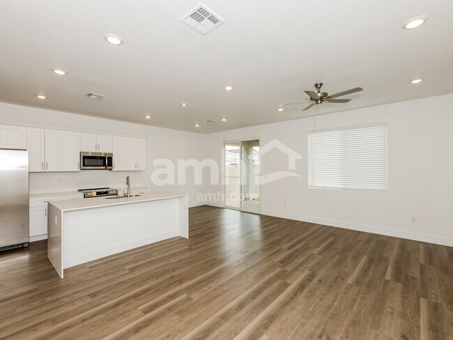 Building Photo - 9530 Aldersyde Dr
