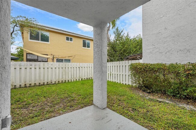 Building Photo - 815 NW 98th Ave