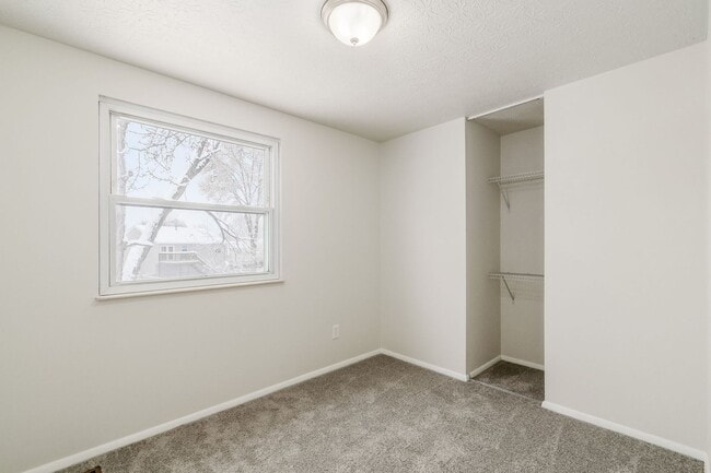 Building Photo - Beautifully Updated Reynoldsburg Home Near a Park!