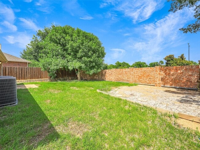 Building Photo - 13262 Cleburne Dr