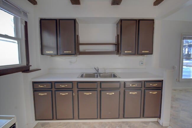 Building Photo - KLEROC