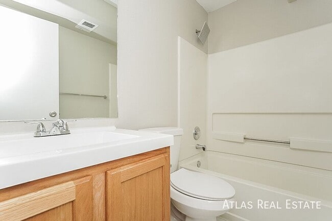 Building Photo - 5083 Helena Ct