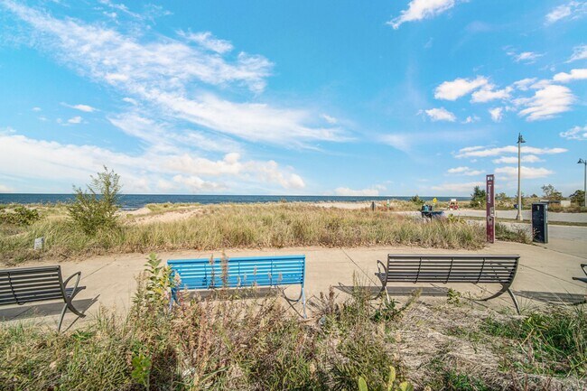 Building Photo - Charming Custom Home in Miller Beach!