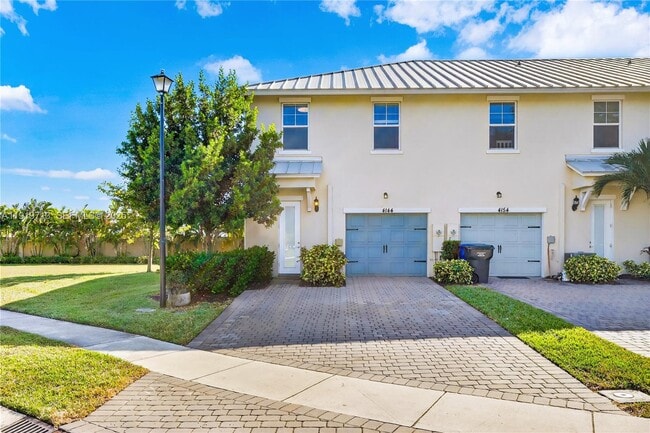 Building Photo - 4144 Greenway Dr