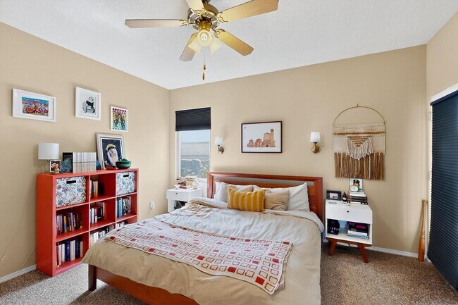 Building Photo - Sawmill District Townhouse 2/BD2/Story 2.5...