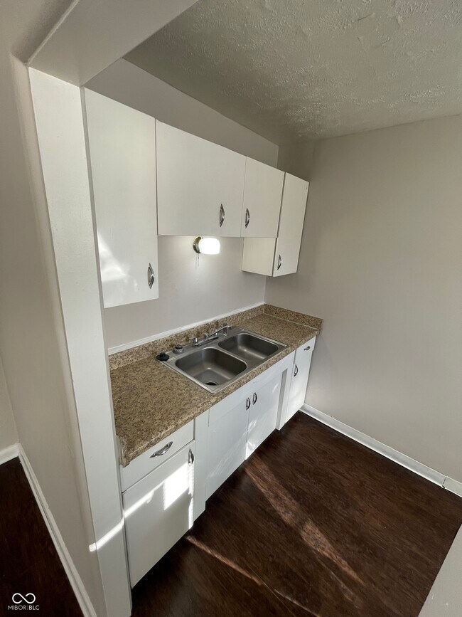 Building Photo - 4 N Butler Ave