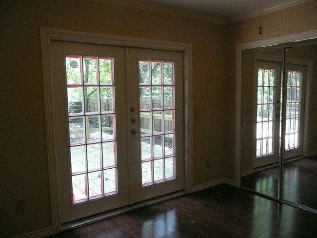 Building Photo - 1406 Moran Dr