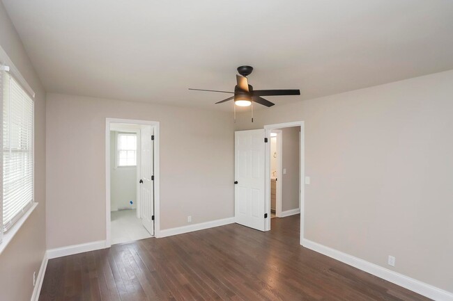 Building Photo - 505 W Angela Cir