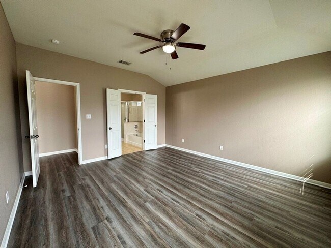 Building Photo - 3 Bed/ 2 Bath Home Available in Villages of Berry Creek!