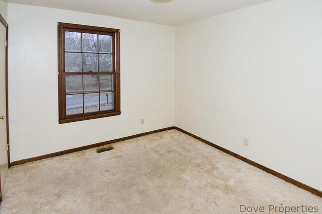Building Photo - For Rent: 3BR, 2BA house