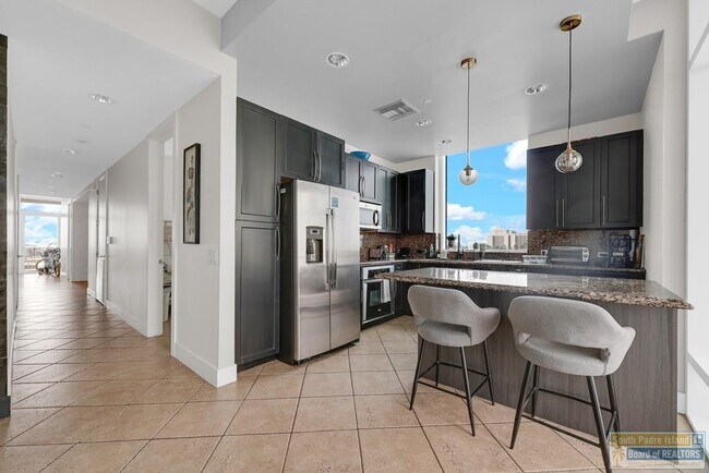 Building Photo - 310A Padre Blvd