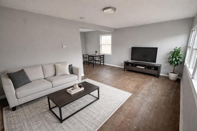 Building Photo - 3526-28 E 9th Ave