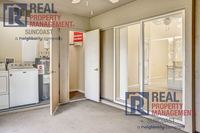 Building Photo - 230 Rotonda Blvd W